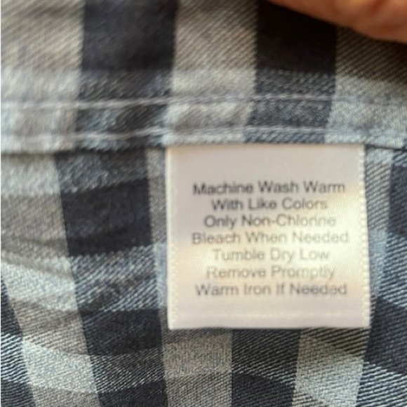 Jos A Bank NWT Tailored Fitted Check Button Up Shirt in Shades of Blue Size M - Picture 5 of 10